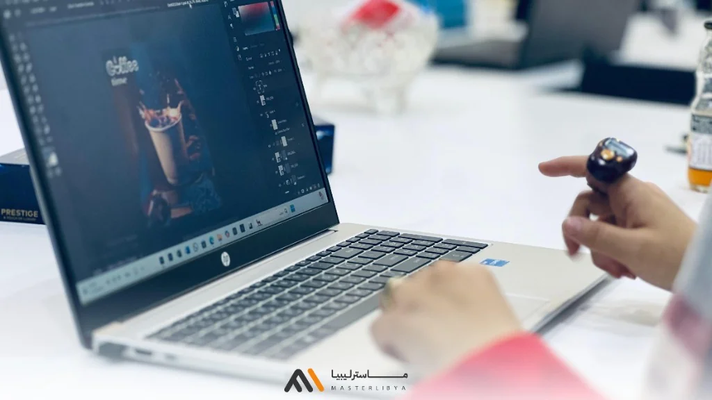 تصميم جرافيكي على الحاسوب
